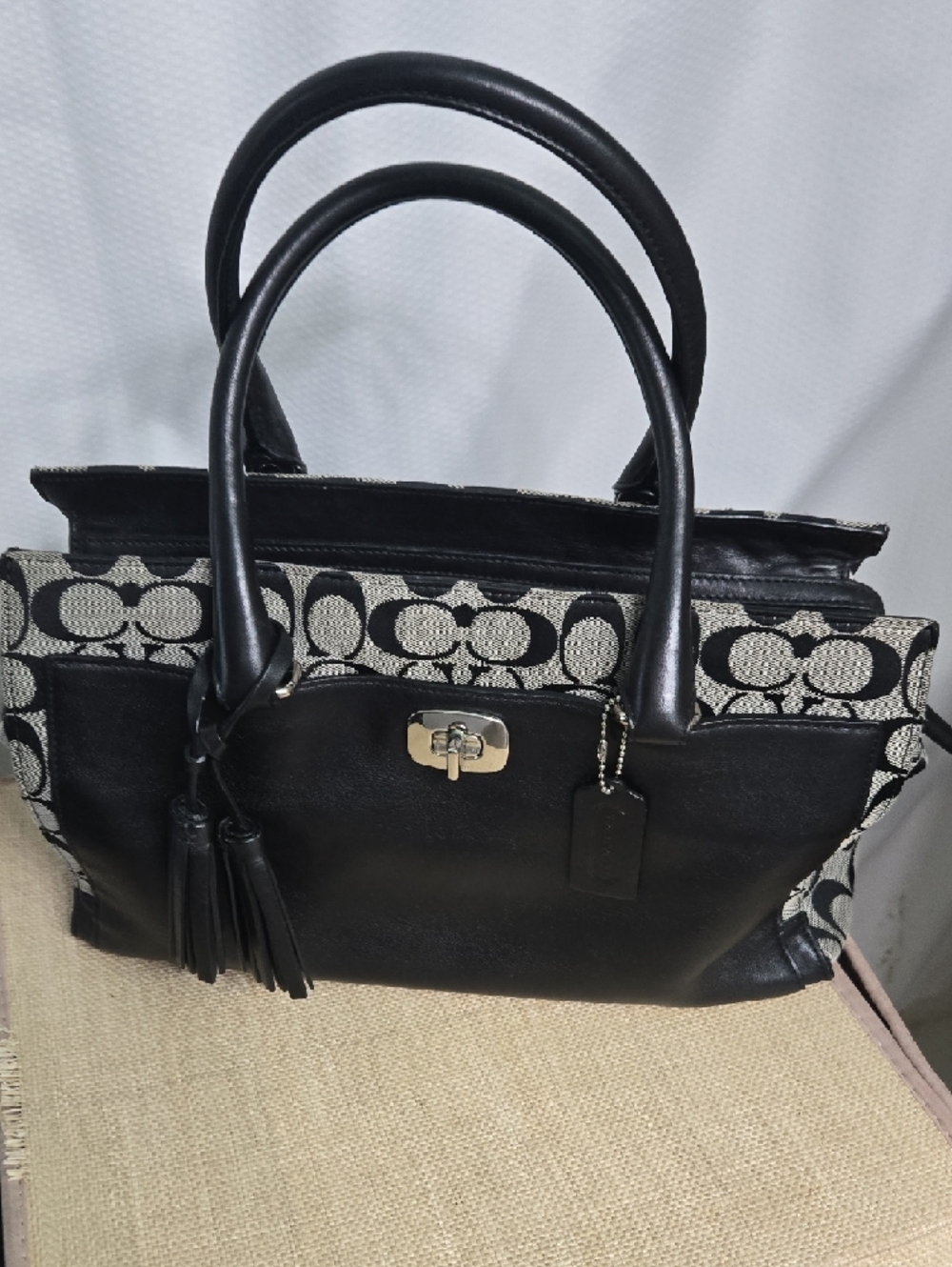 Coach Legacy Signature Chelsea Carryall - Picture 15 of 15